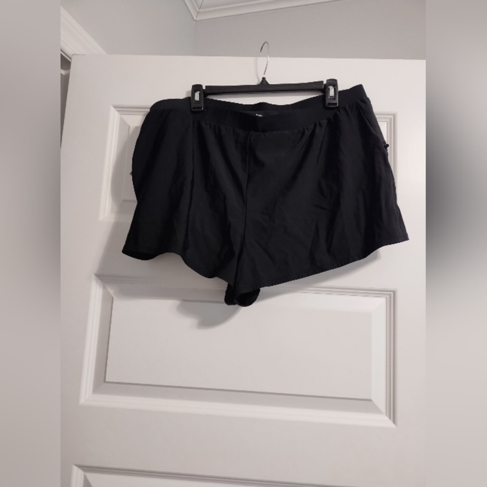 Coastal Cove Women's Black Shorts - Picture 2 of 9
